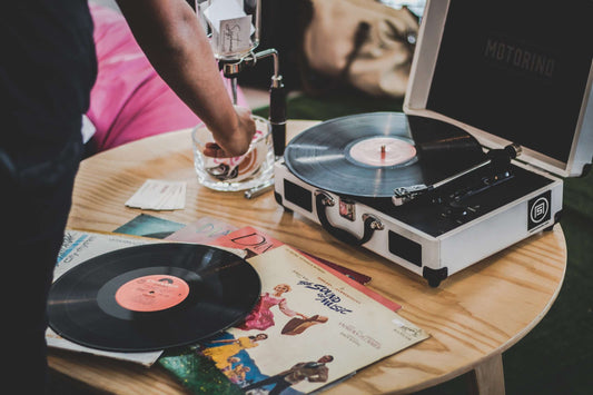 How to Put a Vinyl Record on a Turntable?