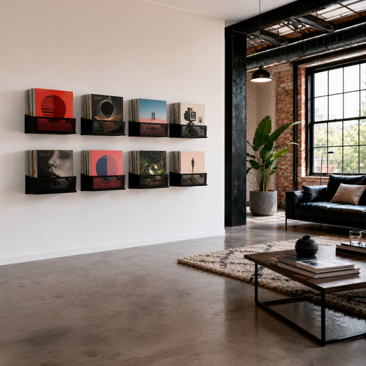 La pared de galería completa Flying V x8 de discos de vinilo en una sala de estar moderna
