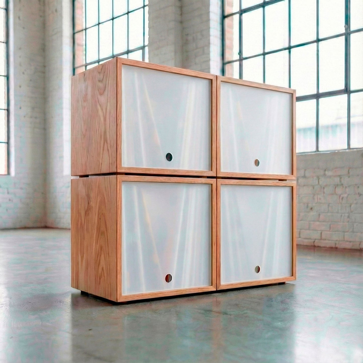 Modulares Holzregal für umfangreiche Schallplattensammlung im Industrie-Loft-Design.