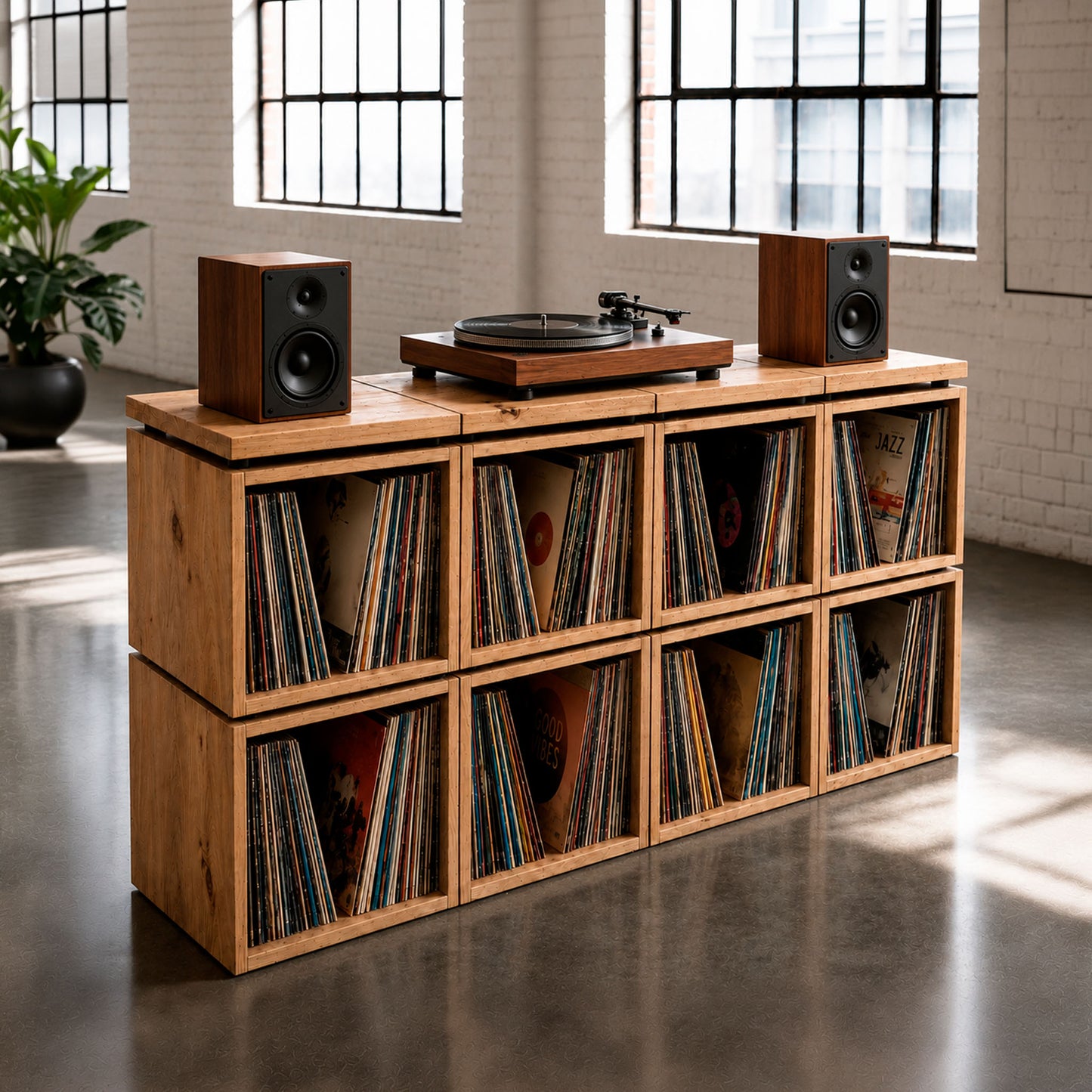 Console per DJ e giradischi in legno massello di Keep Them Spinning — The Station
