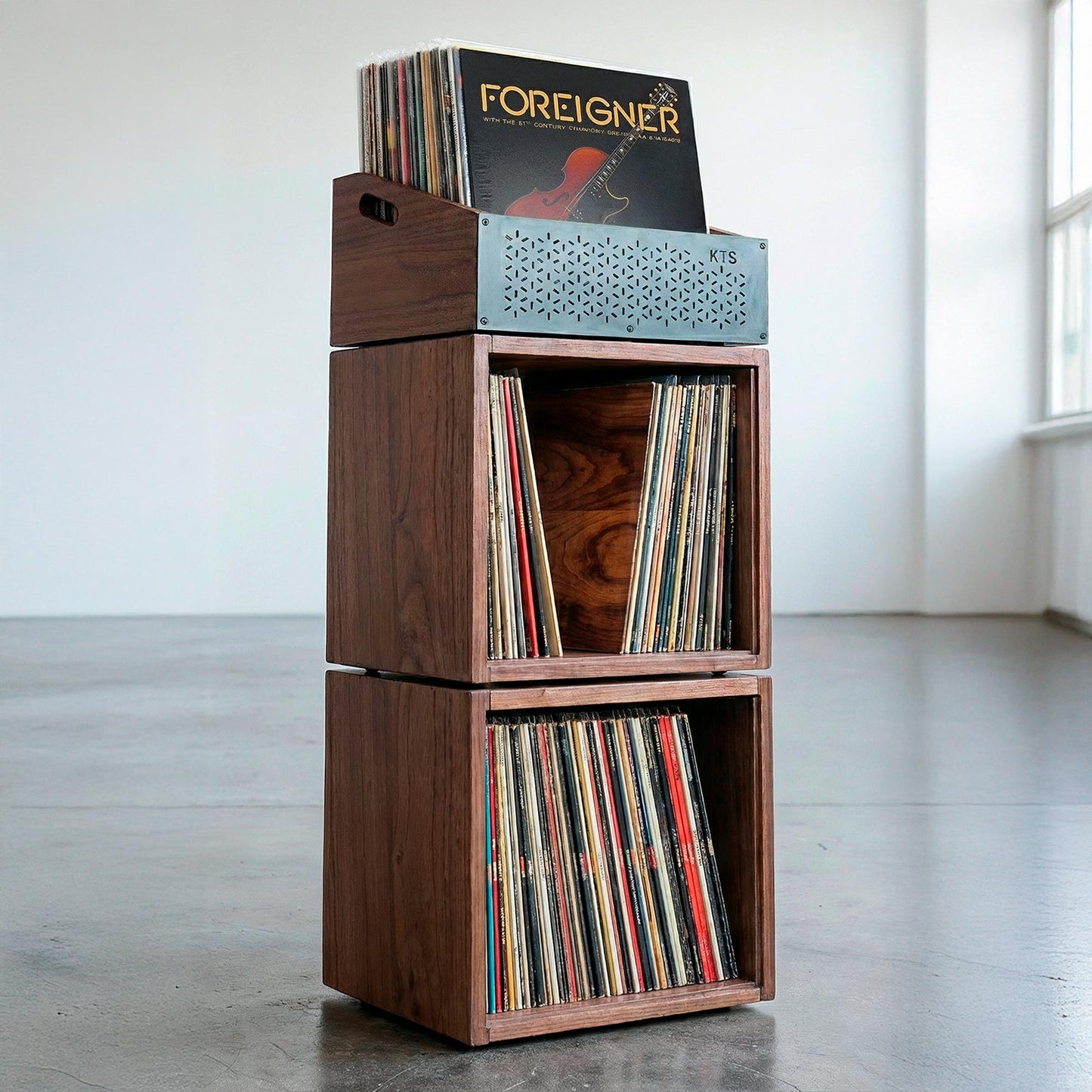 The "Digger's Stack": Complete Vinyl Station (150+ LP)