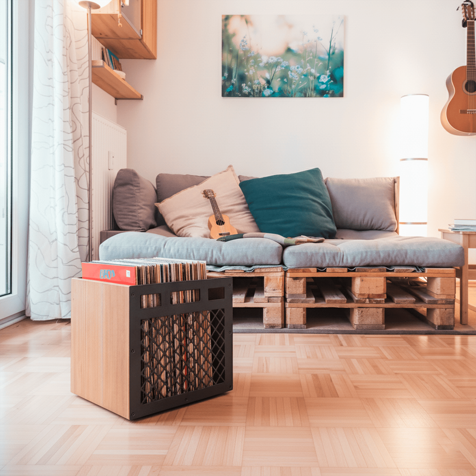 salón con caja con vinilos